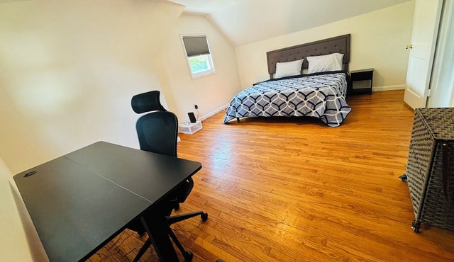 Charming 5 bedrooms house in peaceful Kensington with parking near DC
