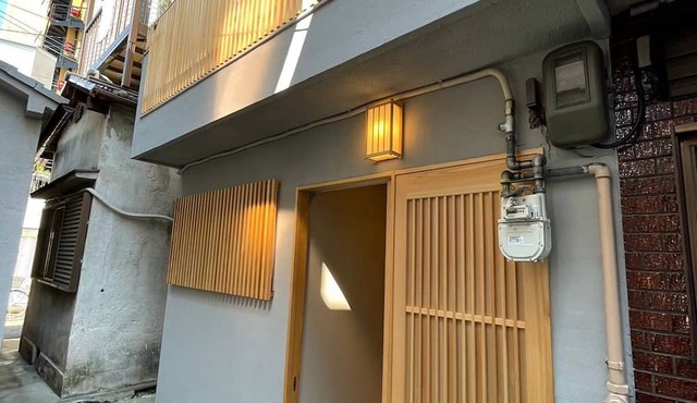 Tamatsukan/JR Tsuruhashi 8 mins/Early Check in