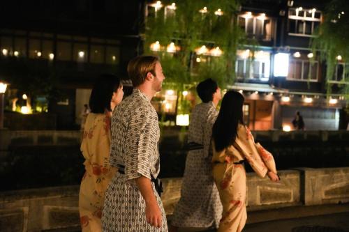Base House Kinosaki お子様無料でサウナもアクティビティも楽しめる城崎温泉一棟貸し宿 One Group a Day Private Villa with free shuttle service, sauna and outdoor activities