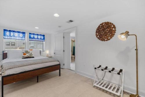 Stone's Throw from Capitol Hill Free Parking